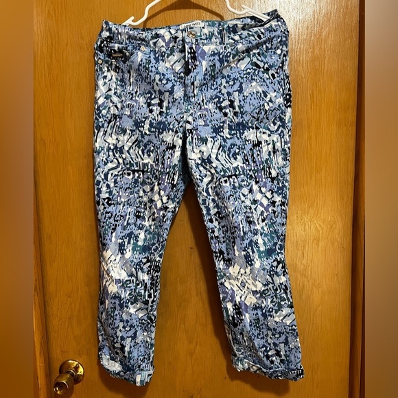 Nine West Women's Bright Blue Denim Curvy Chrystie Capri Jeans